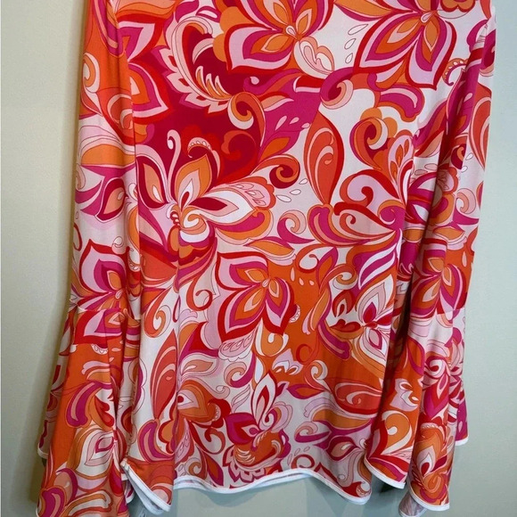 Macy’s Sam & Jess Pink & Orange Bell Sleeve Blouse with Crew Neck & 3/4 Sleeves - Picture 3 of 6